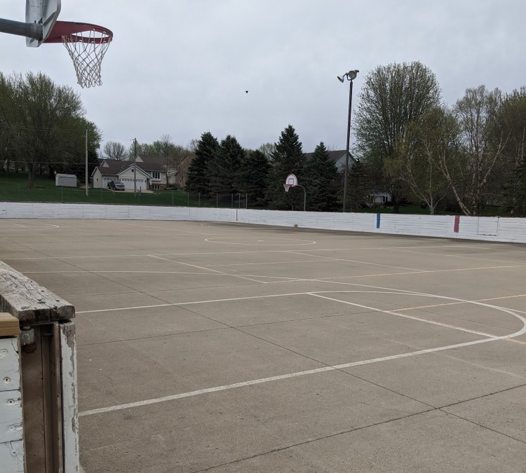 Eagle Lake City Park Hockey Rink/Basketball Courts (Eagle&nbspLake,&nbspMN)